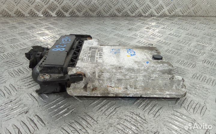 Блок управления двс audi A8 D3 0281012192 3-9 дней