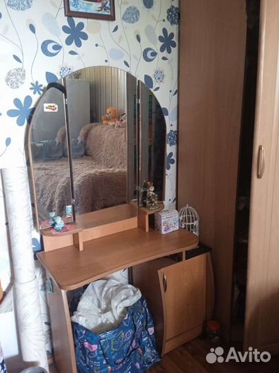Зеркало со столом
