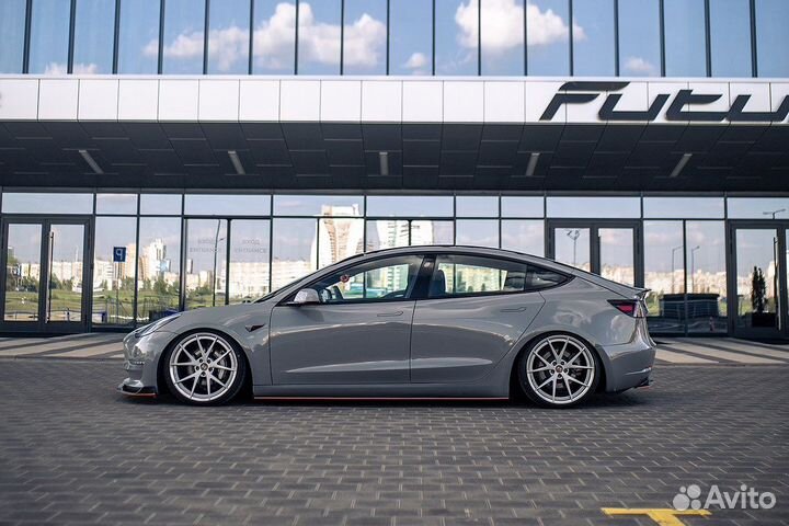 Tesla Model 3 AT, 2020, битый, 21 000 км