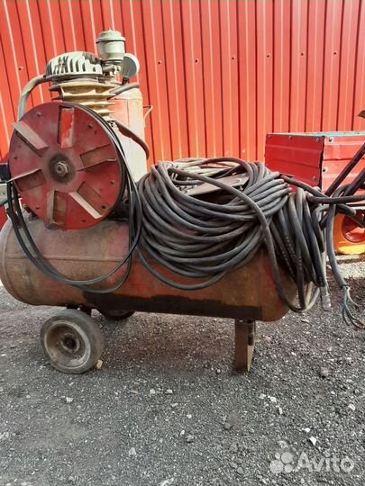 Воздушный компрессор