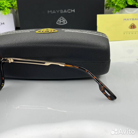 Солнцезащитные очки Armani