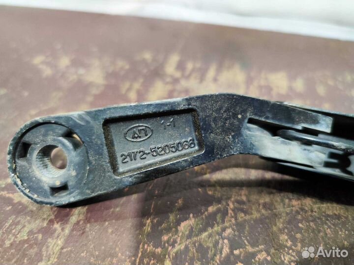 Поводок дворника передний правый ваз (LADA) Priora