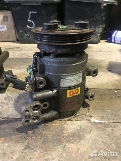 Компрессор кондиционера Hyundai Accent