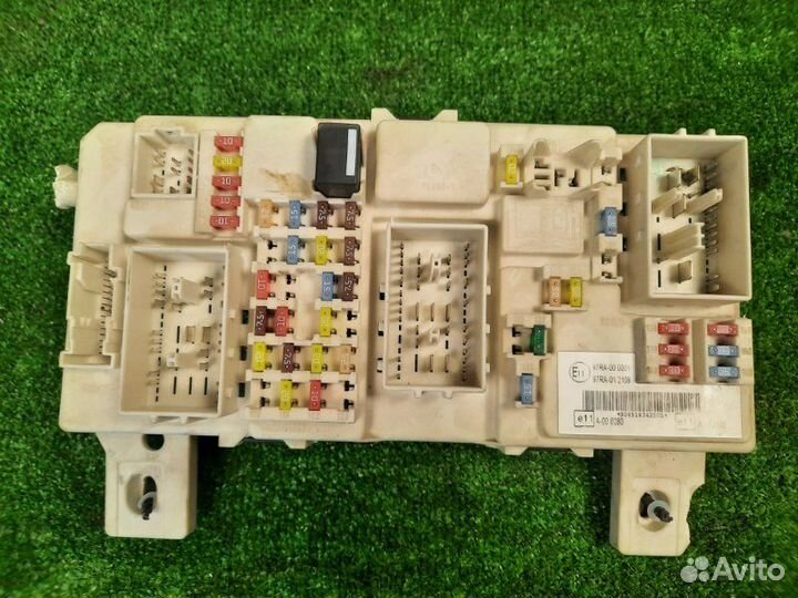 Блок предохранителей салонный Ford Focus 2 хэтчбек