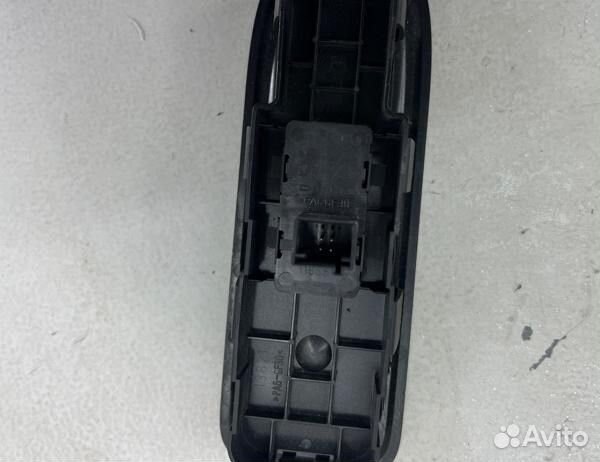 Блок управления стеклоподъемниками передний правый