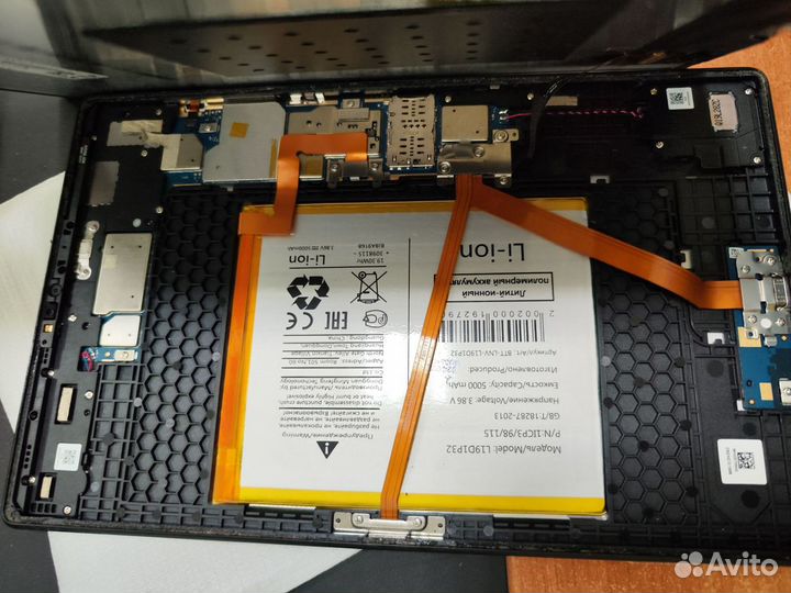 Планшет Lenovo TB-X606F. Неисправна mainboard