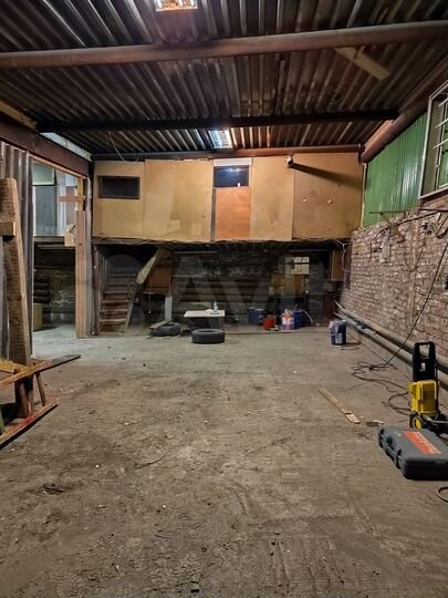 Машиноместо, > 30 м²