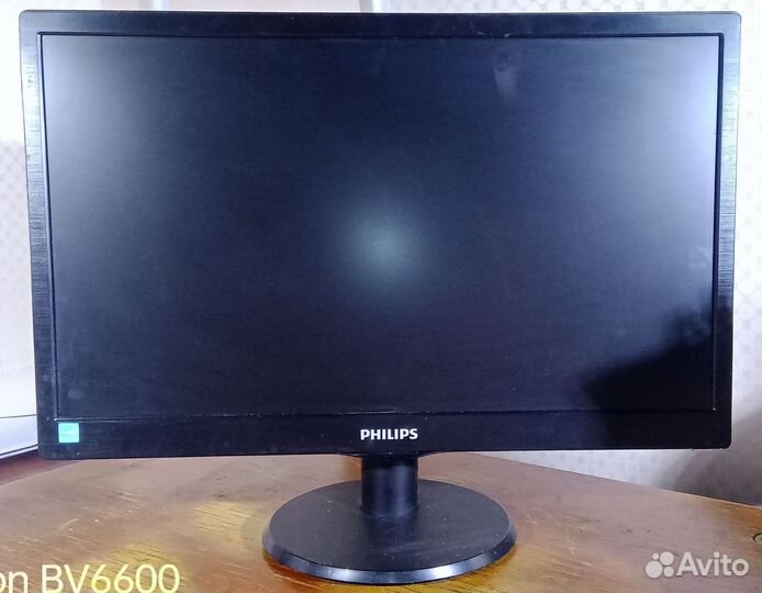Монитор Philips 193v5lsb2