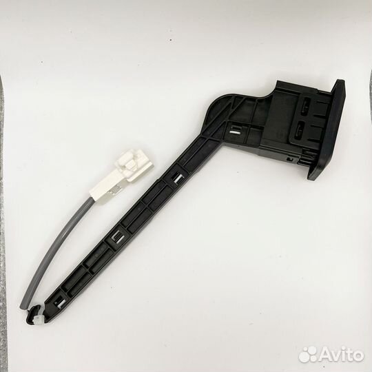 Кнопка открывания багажника toyota RAV 4 (2019)