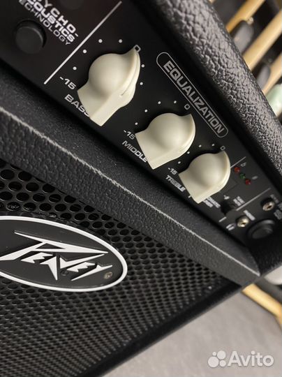 Peavey MAX 158 комбик для баса 20 ватт