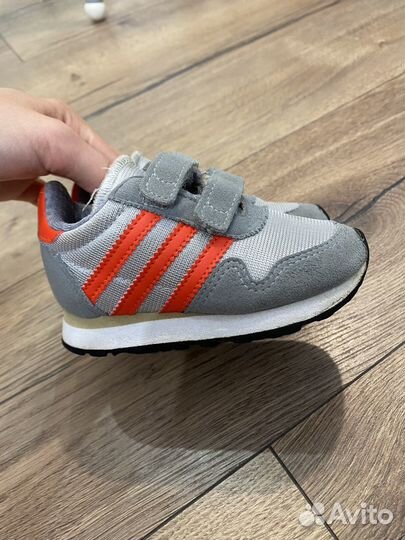Кроссовки adidas 21