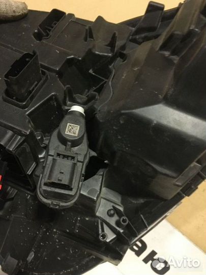 Фара правая Renault Arkana