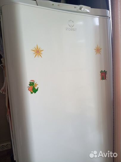 Холодильник indesit