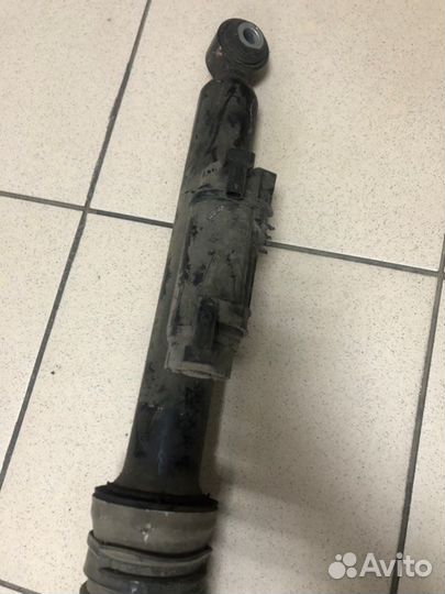 Амортизатор задний Mercedes S-Class W222