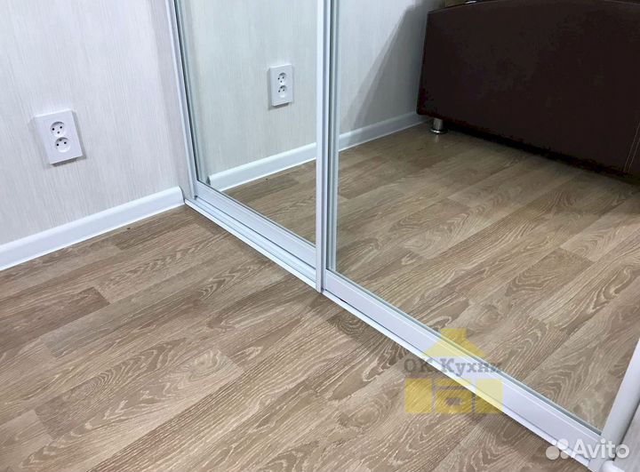 Белый шкаф
