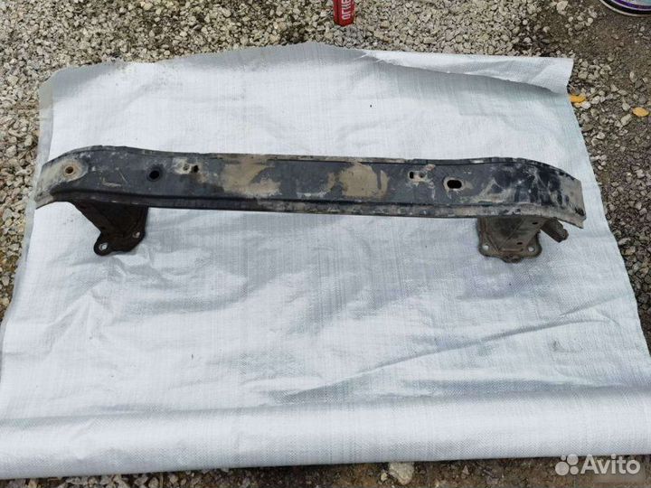 Усилитель бампера передний Volvo S40 II 1.6 2006