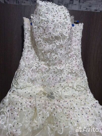 Свадебное платье 46 размер б/у +подъюбник