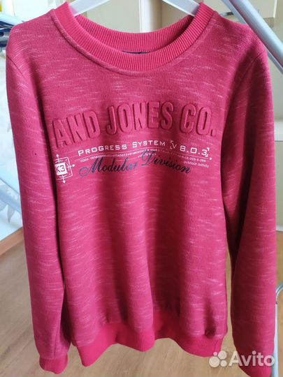 Продам свитер для мальчика