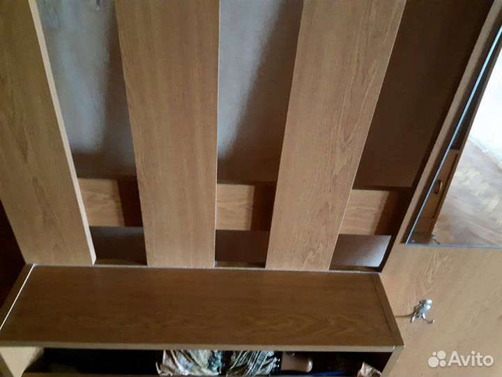 Вешалка с зеркалом