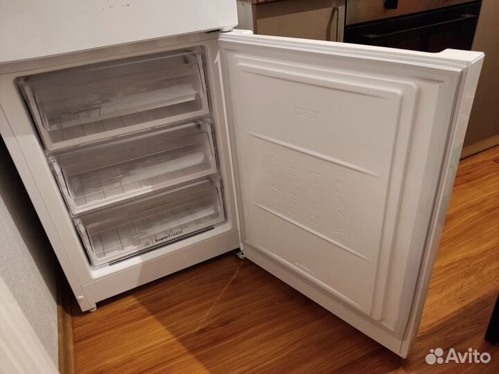 Холодильник Indesit No frost 2-х метровый