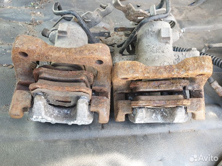 Суппорт задний левый правый vw caddy 3 кадди кади