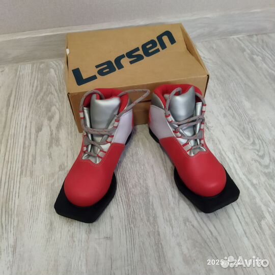 Лыжные ботинки