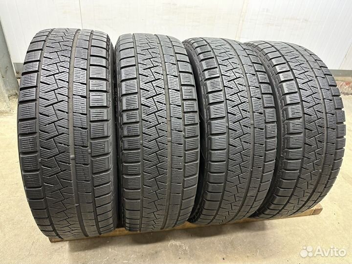 Pirelli Ice Asimmetrico Plus 205/60 R16 96Q