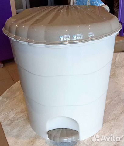 Мусорное ведро с педалью