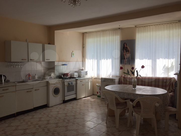 Комната 20 м² в 5-к., 1/2 эт.