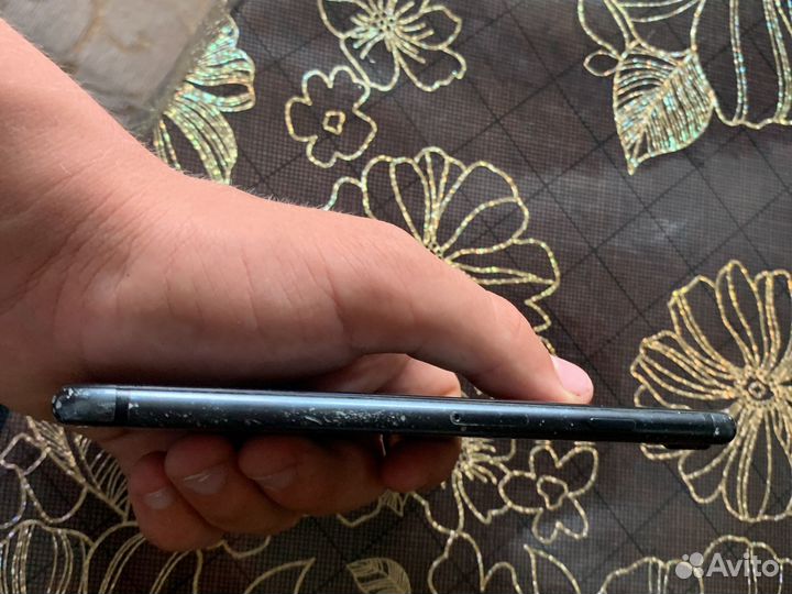 Телефон iPhone 7 128gb