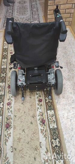 Инвалидная коляска с электроприводом