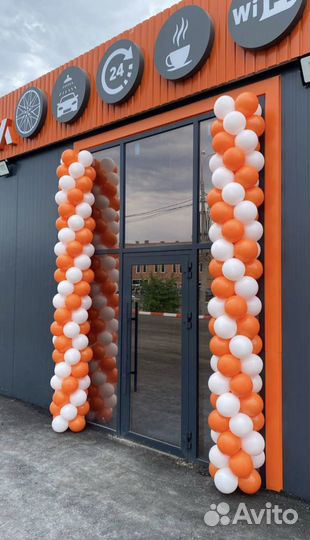 Арки и гирлянды из шаров на открытие магазина