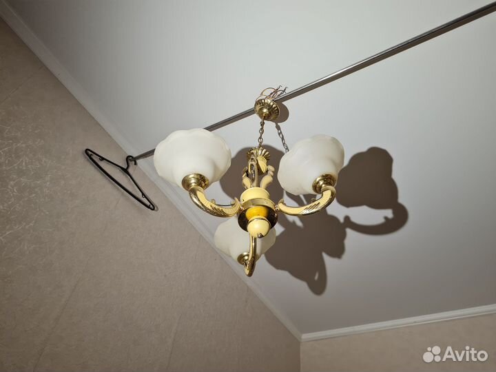 Люстра потолочная. Привезу бесплатно