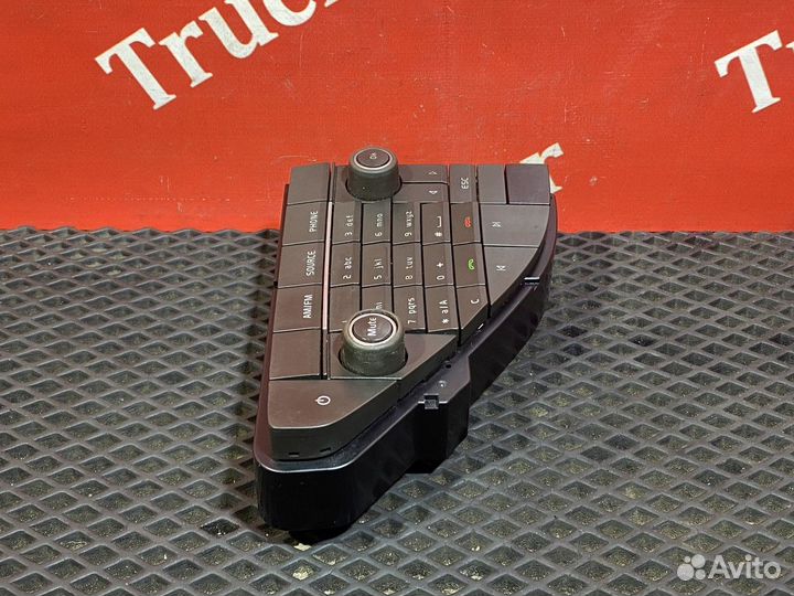 Панель управления мультимедиа Volvo FH