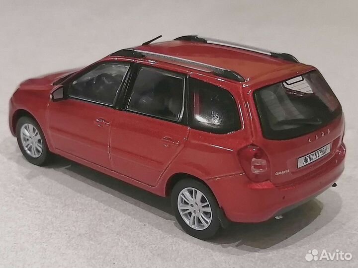 1/43 LADA Granta 2 SW Автолегенды №24