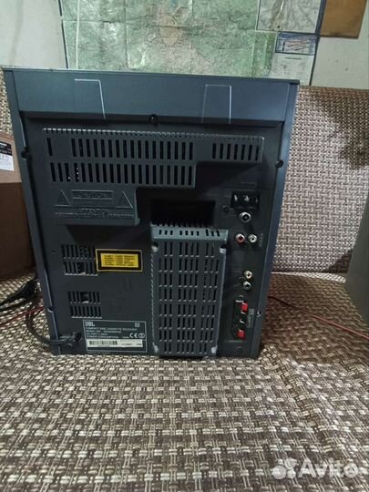 Музыкальный центр JBL