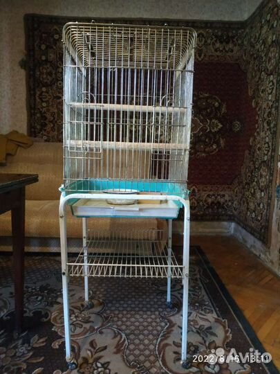 Клетка для крупного попугая с подставкой