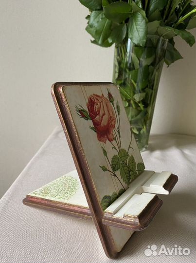 Подставка для телефона из дерева