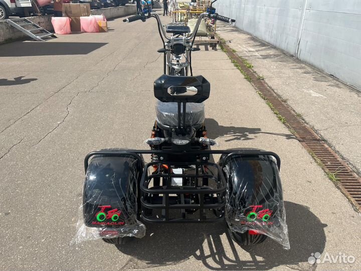 Электрический трицикл двухместный