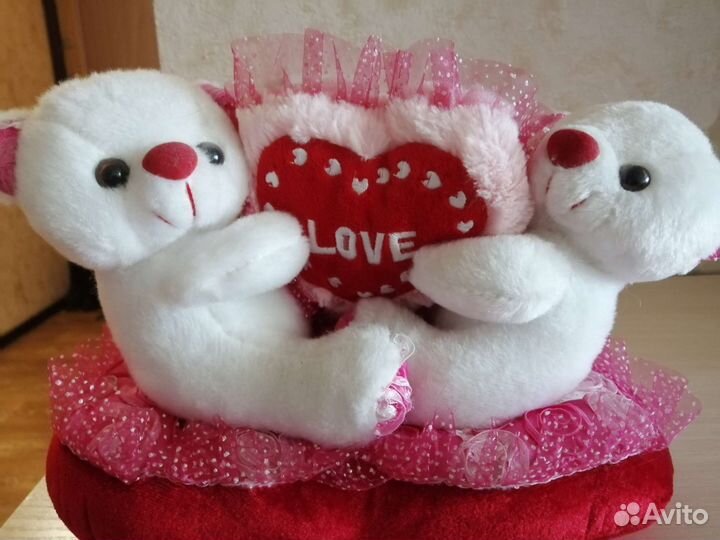 Влюблённые мишки