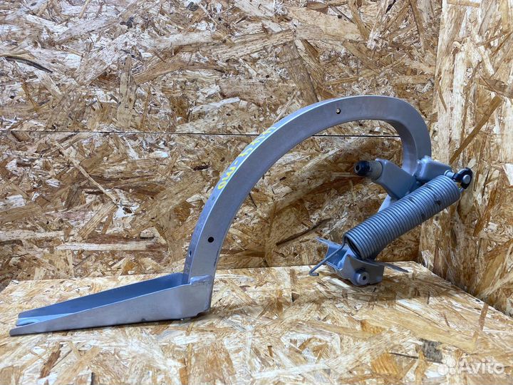 Петля крышки багажника левая Audi A4 B9 2016