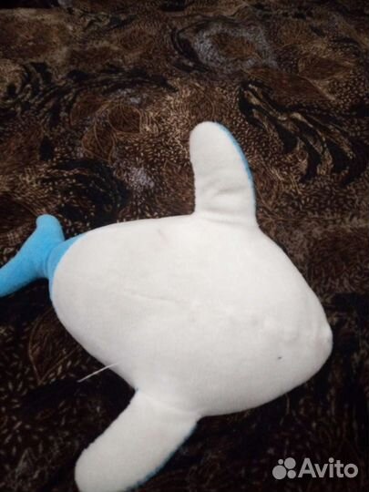 Игрушка в виде кита