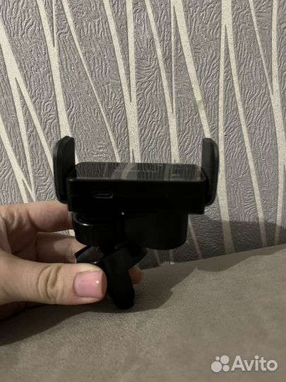 Держатель для телефона в машину