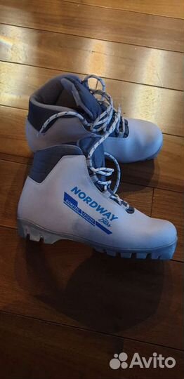 Лыжные ботинки