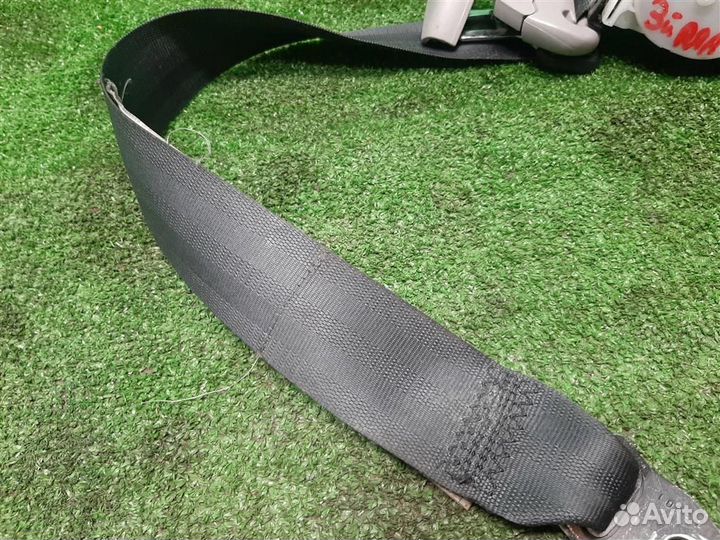 Ремень безопасности задний левый Mitsubishi Grand