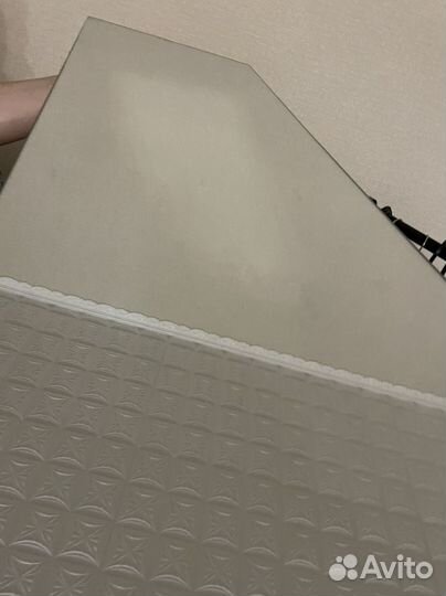 Зеркало без рамы