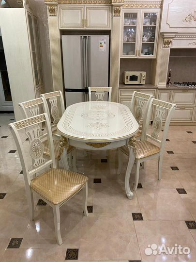 Столы и стулья