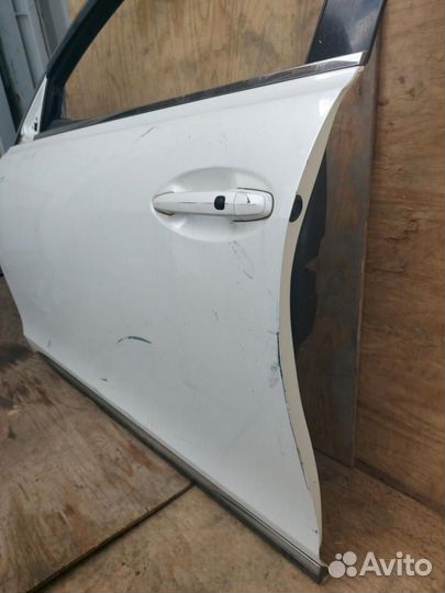 Дверь передняя левая Lexus GS 3 рест. URS190