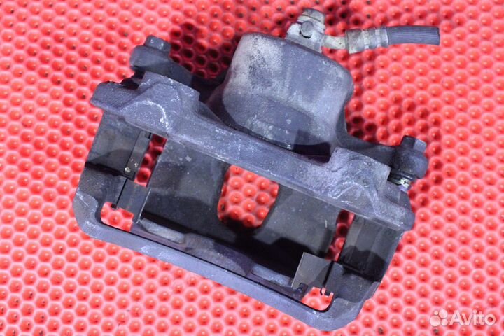 Суппорт тормозной передний правый Nissan Maxima A3