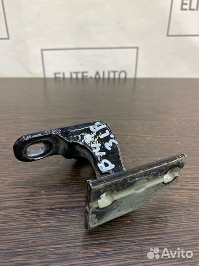 Петля двери задняя левая Bmw 7 E66 2002